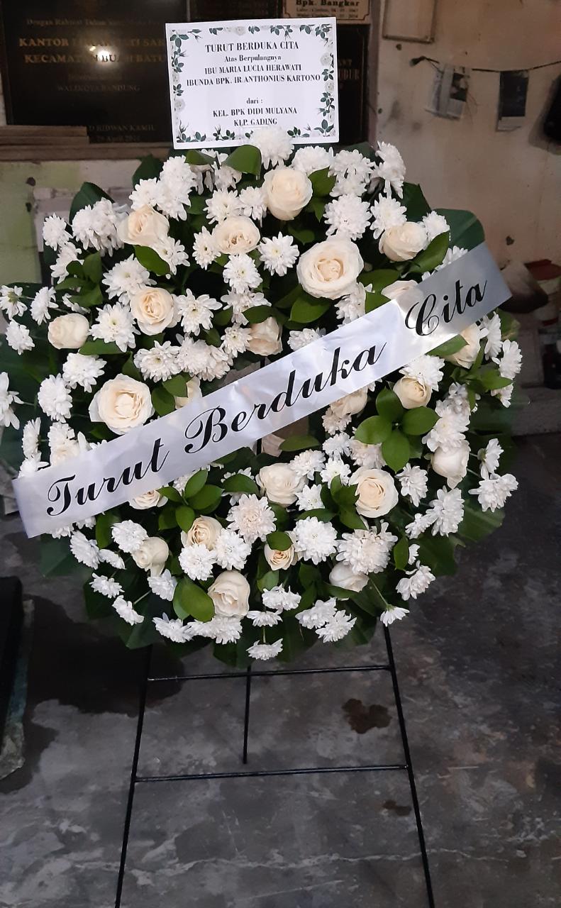 standing flowers white rose