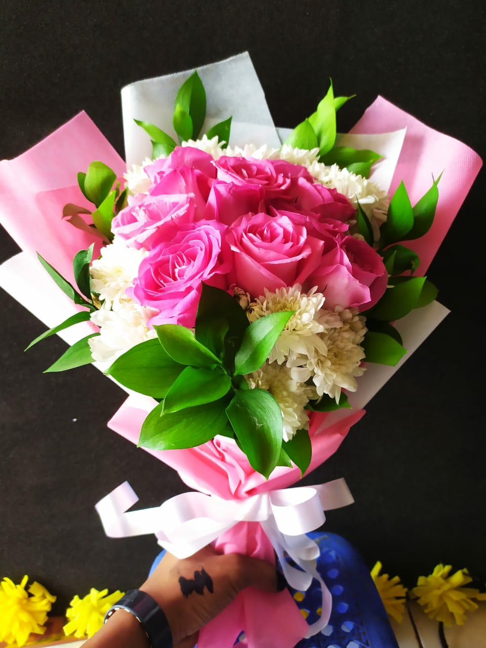 flowers handbouquet aesthetic