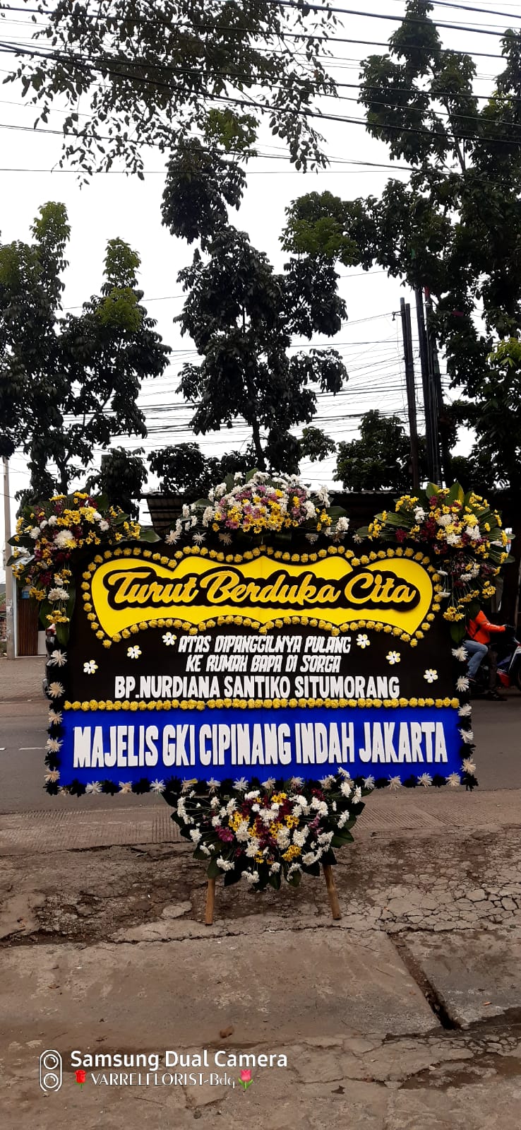 Bunga Papan Berduka Cita