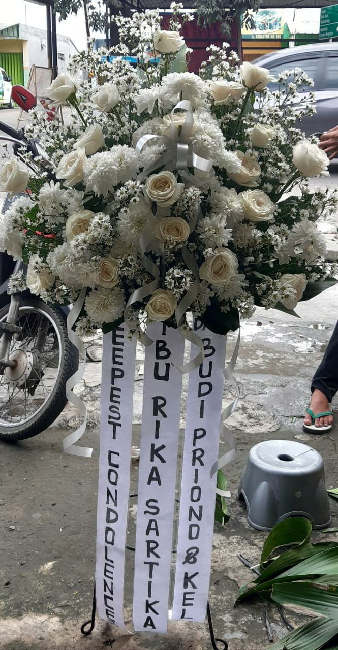 standing flowers white