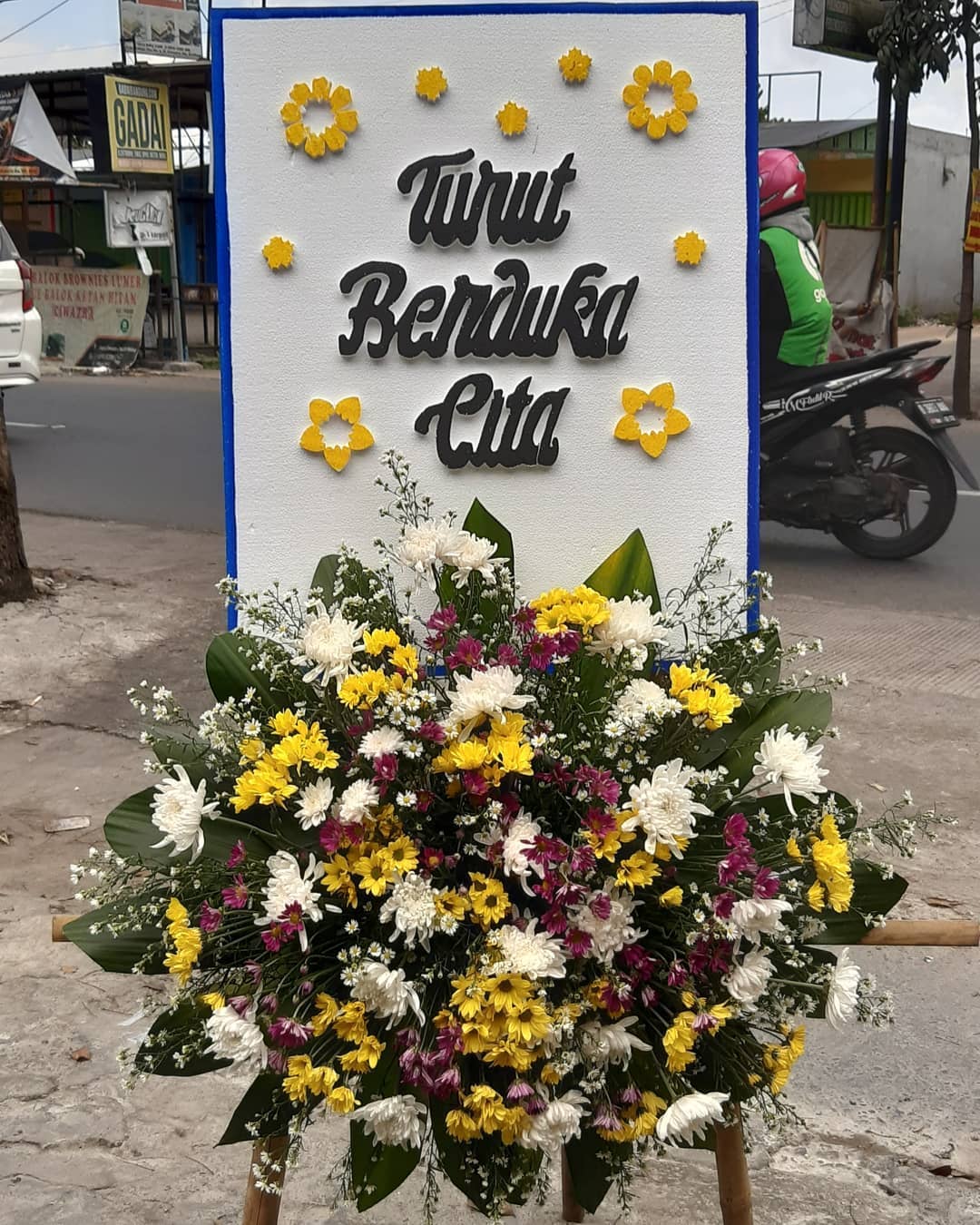 standing flowers green